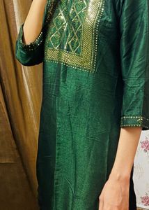 Elegant Green Kurta with Gold Embellishments