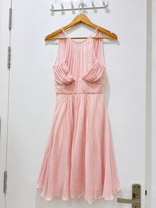 Elegant Peach Sleeveless Midi Dress