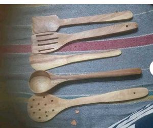 SET OF 5 WITH 1 MINI SPOON FREE .....