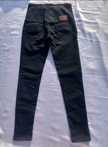 High Waisted Buttoned Jeans