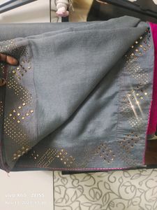Dola Silk Saree With Stones At The Border