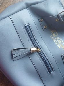 Handbag 👜 with extra pouch