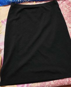 Chic Black Skirt