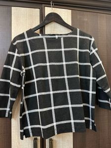 Chic Checked Long Sleeve Top