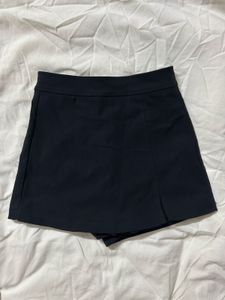 Black Skort