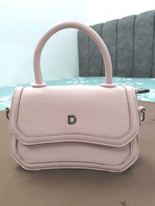 Chic Pink Top-Handle Handbag with Detachable Strap