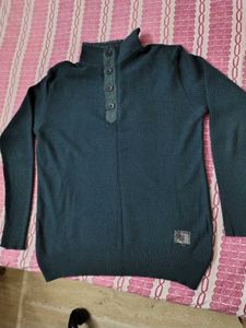 Buttoned Knit Top (Adidas, used)