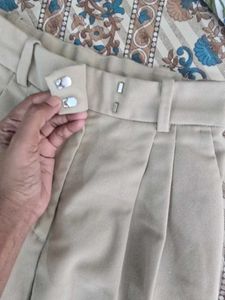 Chic Pleated Khaki Trousers
