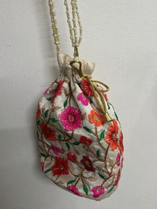 Floral Embroidered Drawstring Pouch