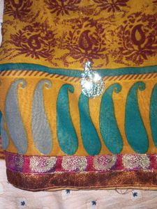 Beautiful Ethnic Saree with Blouse
