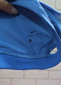 Nike Favourites Surf to Sport