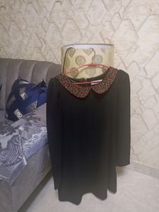 Chic Black Dress with Leopard Collar