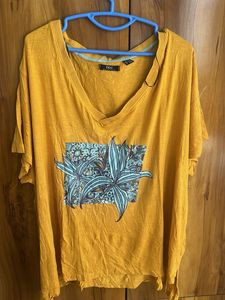 Mustard V-Neck T-Shirt  Floral Print-56/58 euro