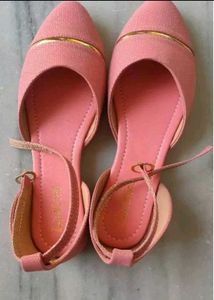 Elegant Pink Juttis