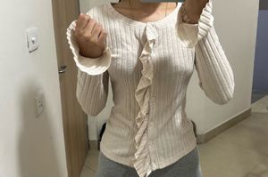 Ruffled Knit Cardigan - Elegant &amp; Comfortable