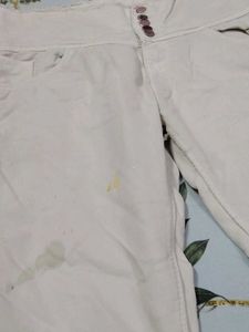 White High-Waisted Jeans