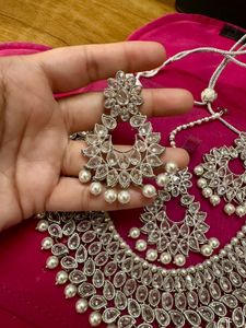 Exquisite bridal Kundan Necklace Set with Earrings
