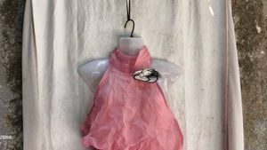 Chic Pink Halter Neck Dress