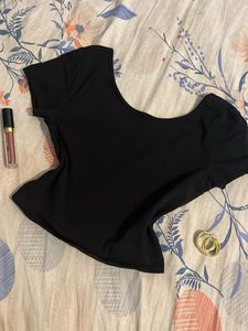 Chic Black Cropped Top