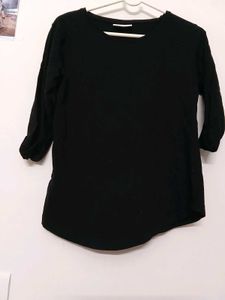 Classic Black 3/4 Sleeve Top
