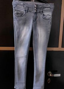 Women's Light Wash Slim Fit Jeans