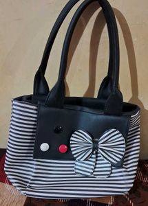 Chic Striped Tote Bag with Bow Accent