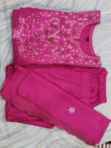 Elegant Pink Embroidered Kurta