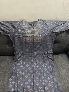 Avasaa Kurti