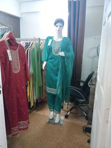 Elegant Green Embroidered Kurta Set