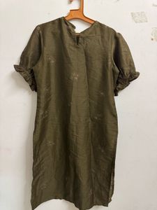 Saaki Kurta Pant Set