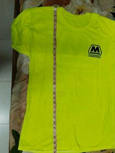 Neon Green Graphic Tee condition good 👍🏻