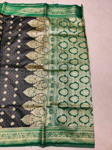 Elegant Black &amp; Gold - green Silk Saree