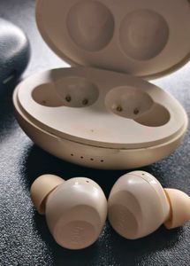 Wireless Earbuds 🎧✨ set of (2)