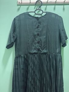 Elegant Pleated Midi Dress