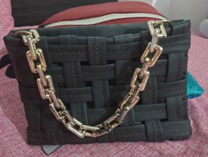 Chic Woven Black Handbag with Gold Chain