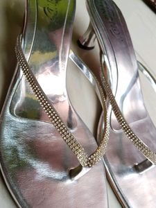 Silver Pearl Trendy Heels