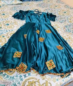 1 hr used Beautiful Teal Ethnic Gown