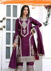 Elegant Green Embroidered Kurta Set