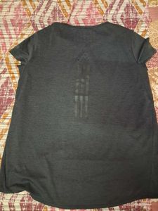 Adidas tshirt