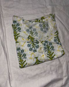 Women’s Short Printed Kurti + FREEBIE 🎁