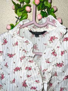 Chic Floral Ruffle Sleeveless Top