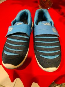 Walking Shoes/Sneakers In Blue With Velcro Strap