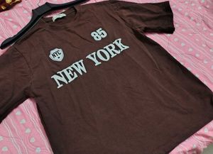 Brown New York Graphic T-Shirt unisex