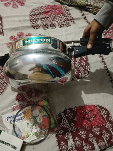 Milton Pressure Cooker Handi 5.5 Litre