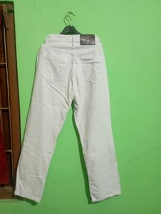 WHITE BAGGY JEAN👖
