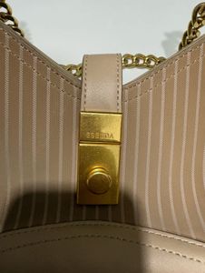 Esbeda Elegant Beige Striped Shoulder Bag
