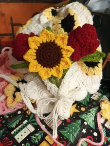Crochet Sunflower & Rose  bouquet  keycha