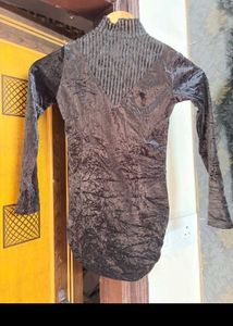Trending New Short Skirt Frill With Golden Lace