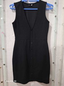 KETCH Black Sleeveless Deep V-Neck Button Detail M