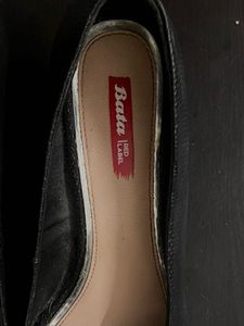 Bata Black Pumps